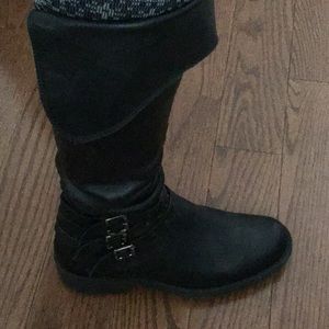 Women’s 36 Black Zippered Boots